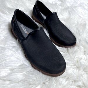 Bogs woman’s black waterproof shoes size 10